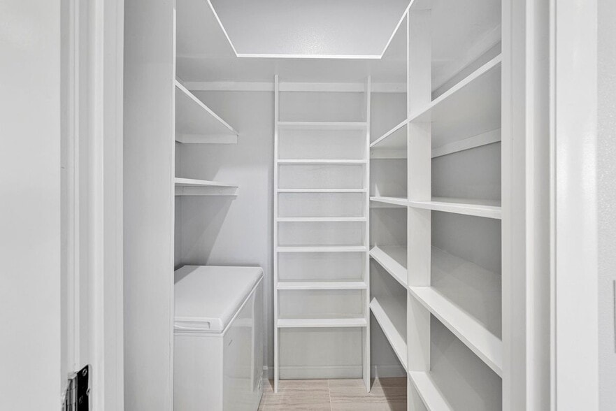 Building Photo - 24548 Ledbury Rd