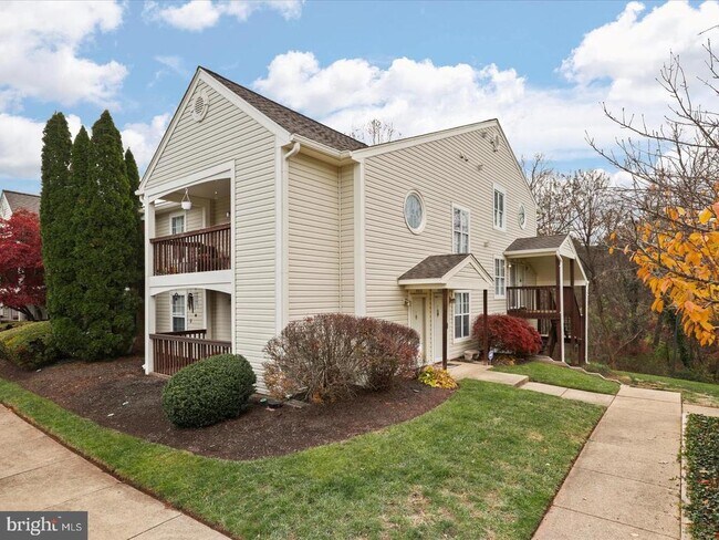 Building Photo - 9422 Scarlet Oak Dr