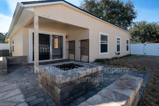 Building Photo - 586 Longmill Ln