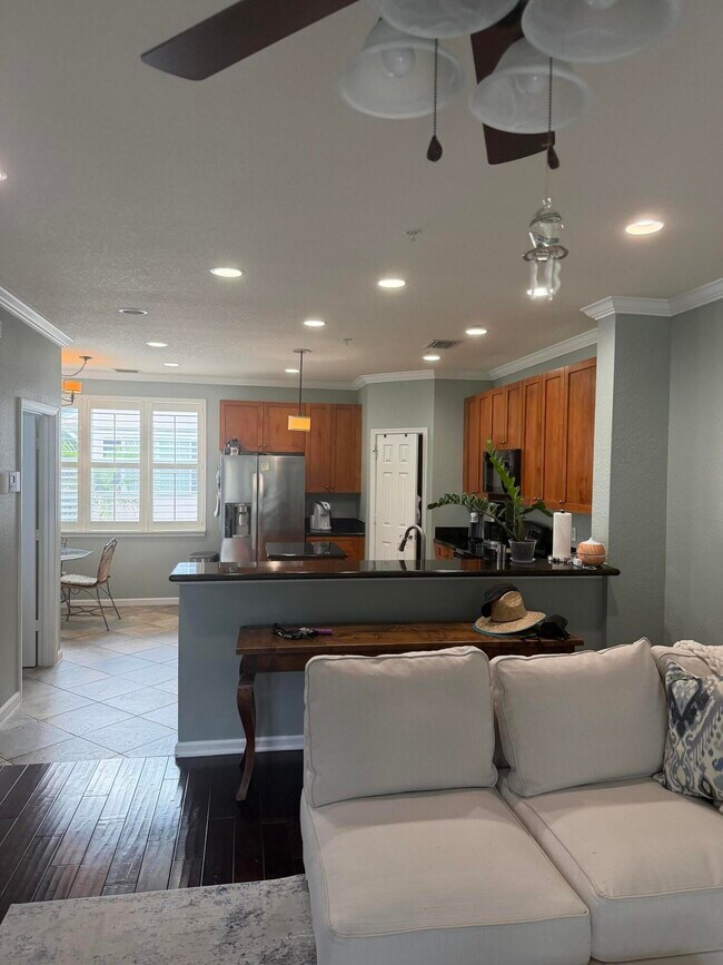 Building Photo - 132 Greenwich Cir