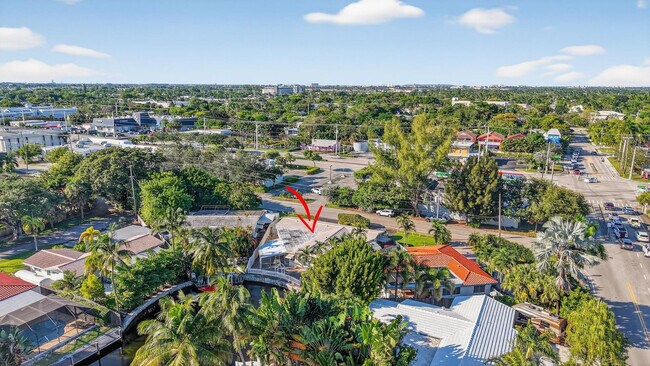 Building Photo - 1570 NE 30th Pl