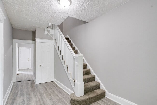Building Photo - 2908 Oakley Ave