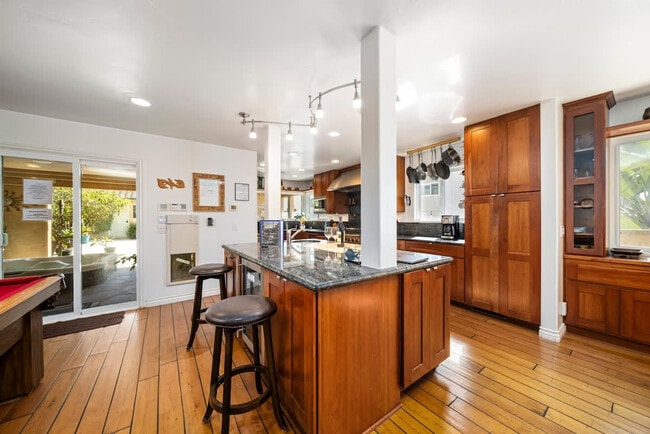 Building Photo - 3464 Carlsbad Blvd