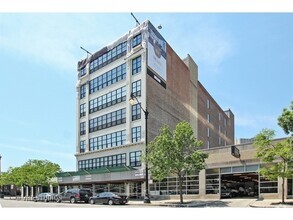 Building Photo - 2024 S Wabash Ave