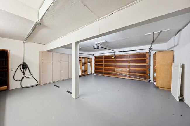 Building Photo - 5980 Harbord Dr