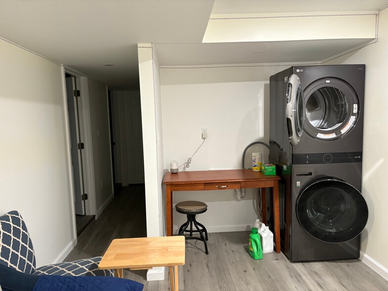 Building Photo - 91 Taylor Ave