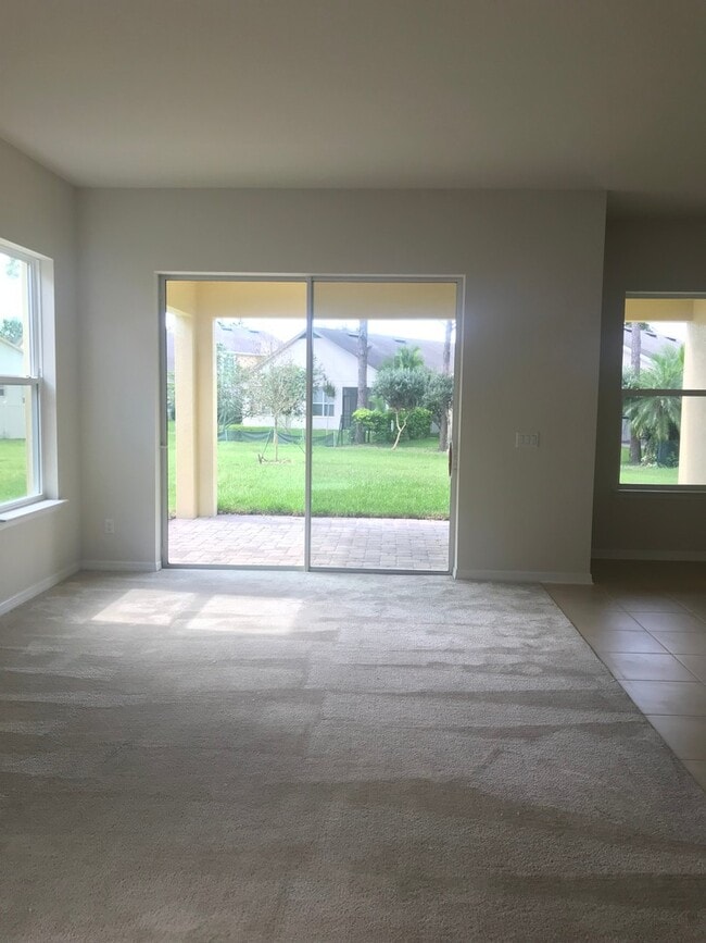 Building Photo - 5 Bedroom 4 Bathroom Family Home at Windst...