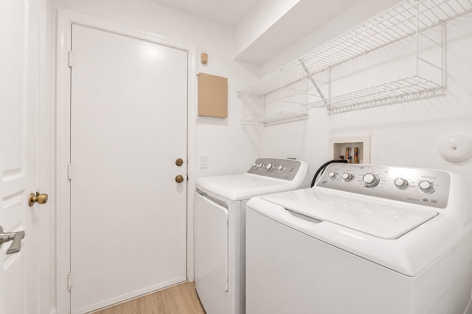 Building Photo - 5477 Queenship Ct