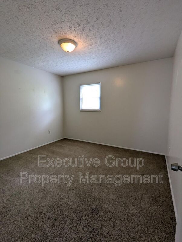 Building Photo - 1190 Lois Ln