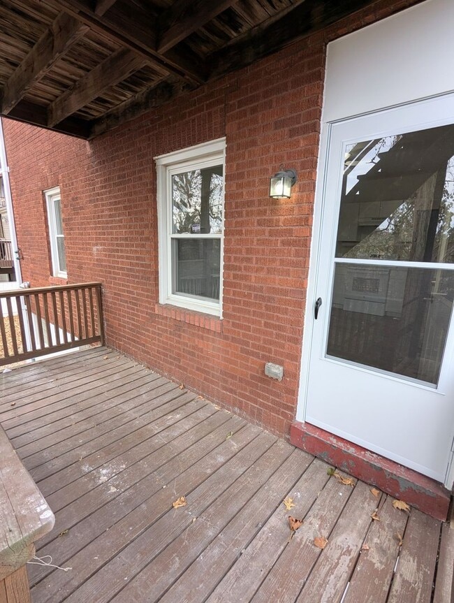 Building Photo - Win4027