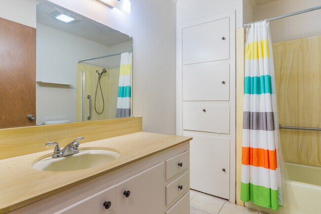 Building Photo - 113 Aberdeen Dr