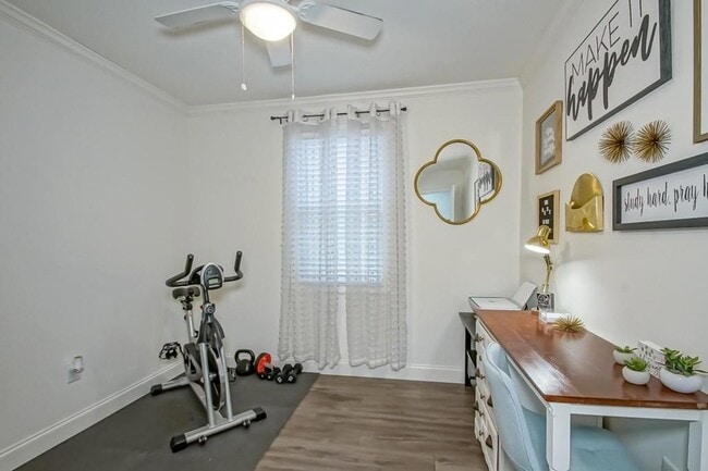 Building Photo - 704 Metairie Lawn Dr