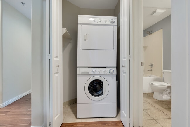 Laundry In Unit - 5 S 500 W