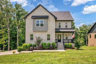Building Photo - 420 Stonemeadow Rd