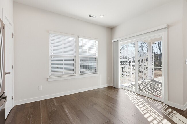 Building Photo - 6334 Cambridge Dr