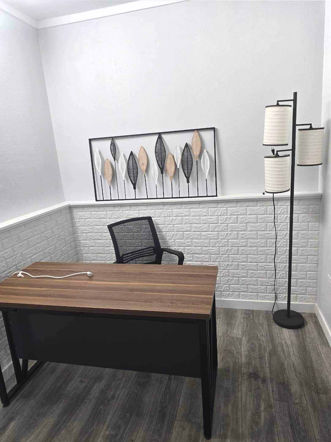 Extra office area in the garage, quiet and secluded - 26848 Marina Point Ln