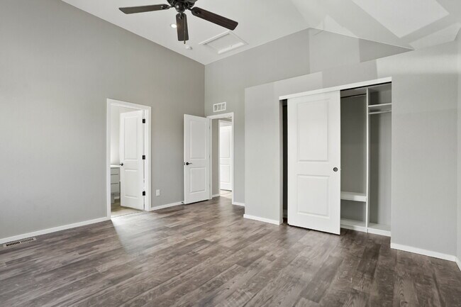 Building Photo - Beautiful 3 Bedroom - 3 1/3 Bathroom Home ...