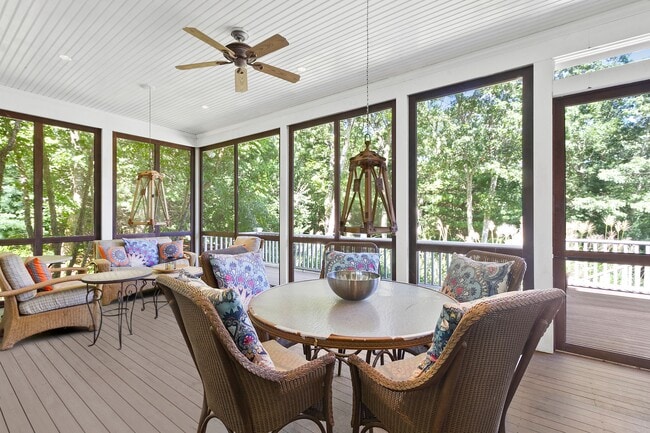 Building Photo - 142 Bull Path