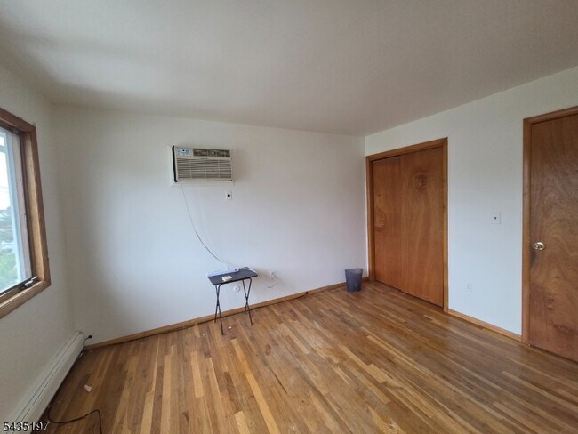 Building Photo - 508 Lincoln St