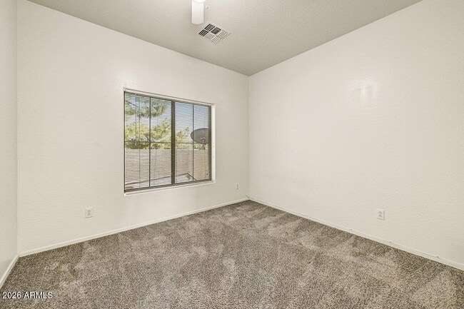 Building Photo - 2600 E Springfield Pl