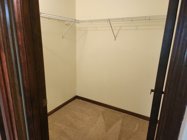 Building Photo - 35097 Whispering Oaks Blvd