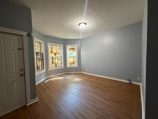 Building Photo - 6006 S Marshfield Ave