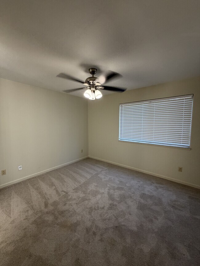 Building Photo - 1746 Mount Olive Dr