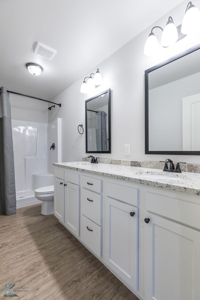 Building Photo - NEW CONSTRUCTION! 3 bed, 2 bath, 2 car garage; ALL KITCHEN APPLIANCES!