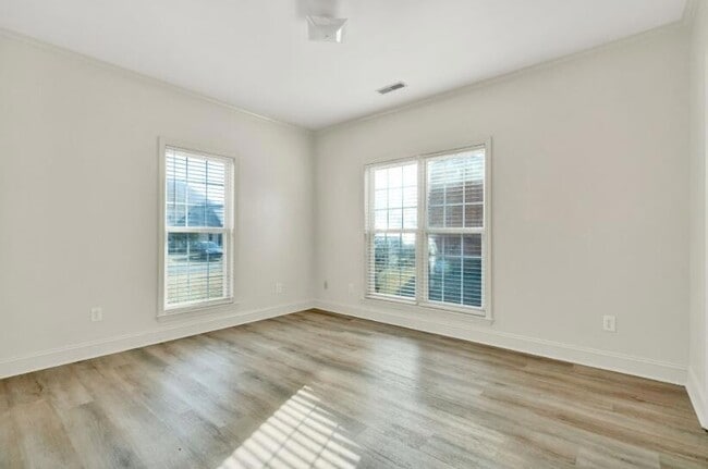 Building Photo - 1907 Igou Pl Dr