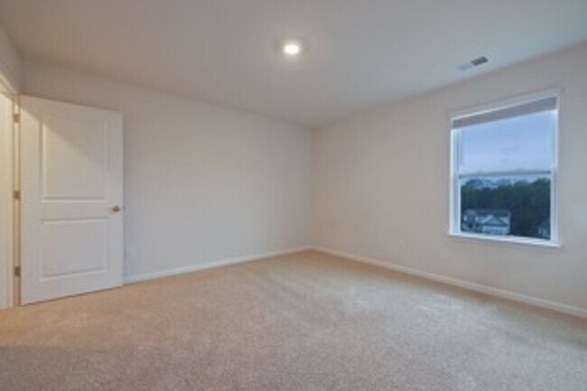 Building Photo - 4 Bedroom Home in Pendleton, SC