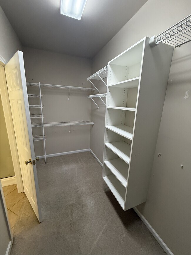 Building Photo - 125 Muirfield Ln