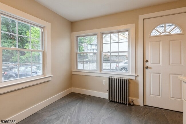 Building Photo - 25 Jardine Rd