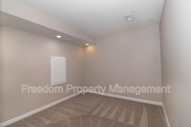 Building Photo - 80 Brookshire Dr