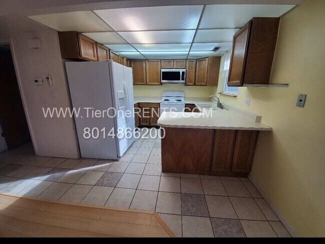 Building Photo - This property offers a NO DEPOSIT option a...