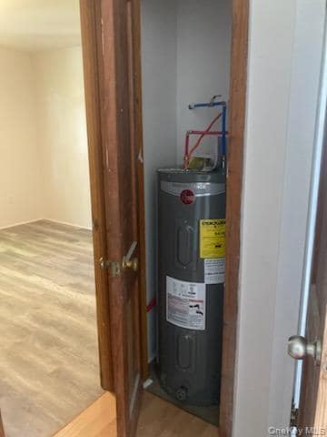 Building Photo - 42 Hillside Ave