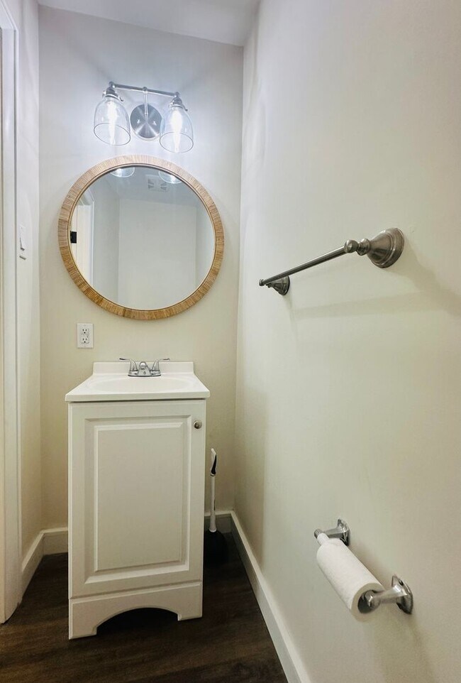 Building Photo - Charming and Updated Cul-de-Sac Gem with Year-Round Sunroom and Spacious Backyard!