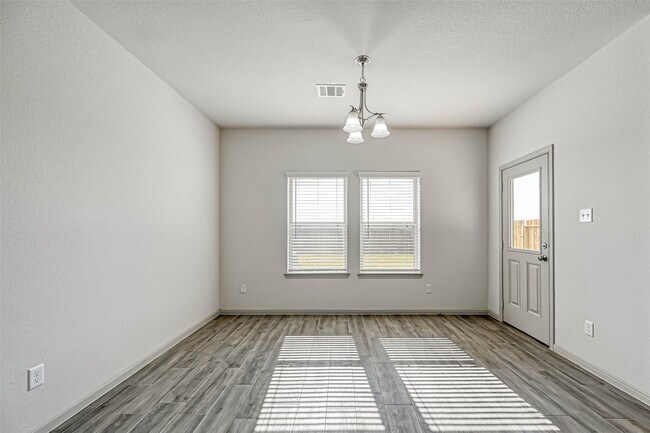 Building Photo - 7910 Cypress Country Dr