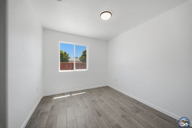 Building Photo - 1077 Wozencraft St