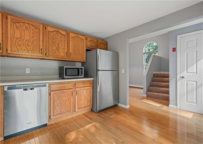 Building Photo - 24 Smith St