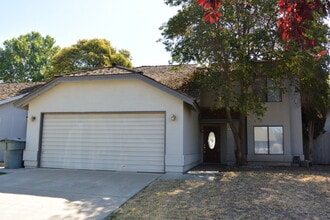 Building Photo - 1128 N Manzanita St