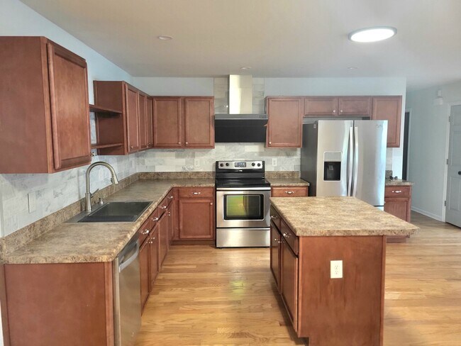 Building Photo - 1003 Summerfield Ct