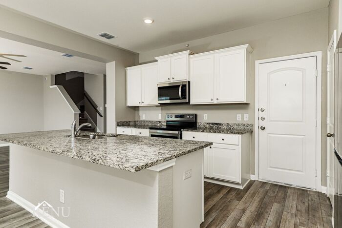 Building Photo - 2815 Praline Ferry