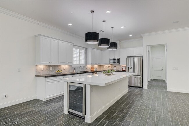 Building Photo - 933 Everest Peak Ave