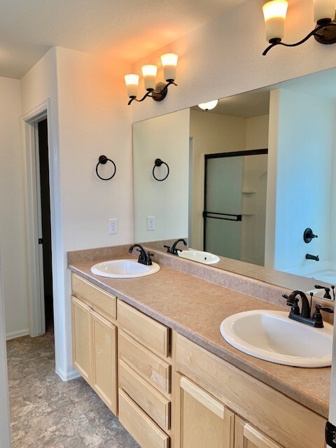 Building Photo - Spacious 3 Bedroom Home in Heron Pointe Subdivision in South Loveland/Berthoud!