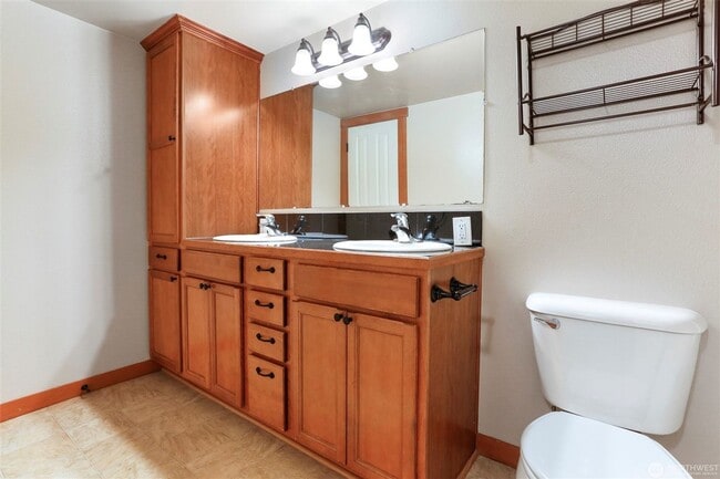 Building Photo - 3Bd/2.5Ba Seattle Townhome