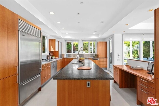 Building Photo - 211 S Valley St