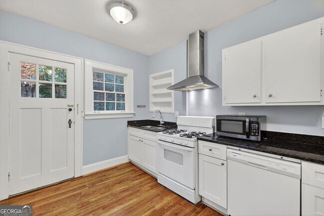 Building Photo - 444 Burlington Rd NE