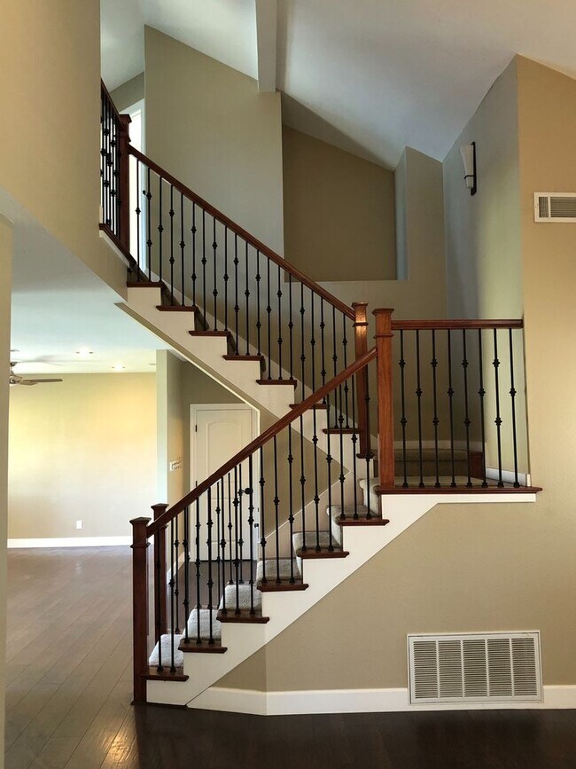 Building Photo - 743 Calico Trail