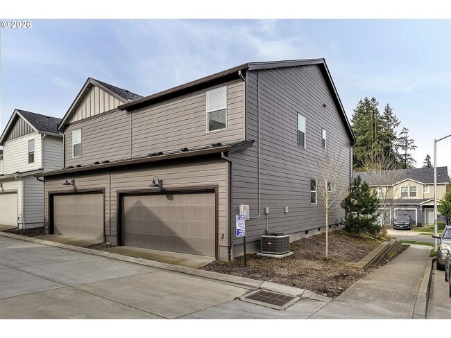 Building Photo - 898 N 18th Ave