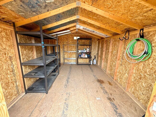 Building Photo - Stylish 3BR Home in Cerbat Vistas | Split Floor Plan, Covered Patio & 2-Car Garage!
